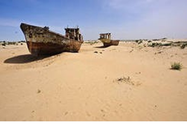 Thousands of ships are on the dried-up area of the Aral Sea… 