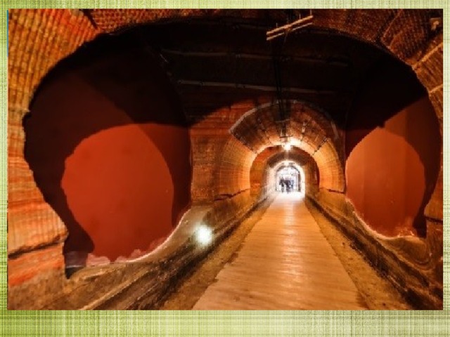 Природные ресурсы Месторождения калийной и каменной соли - Старобинское и Петриковское.  На всей территории республики располагаются богатые залежи торфа (около 7 тысяч торфяников ) 