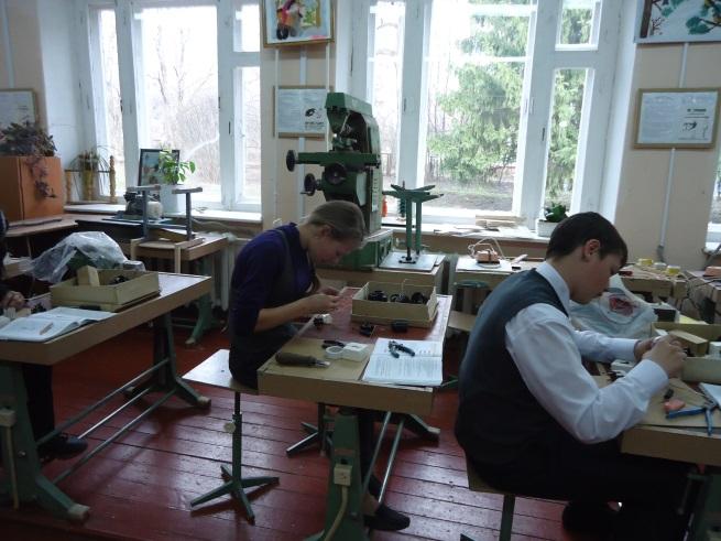 В каком случае провода оконцовывают петелькой тычком технология 8