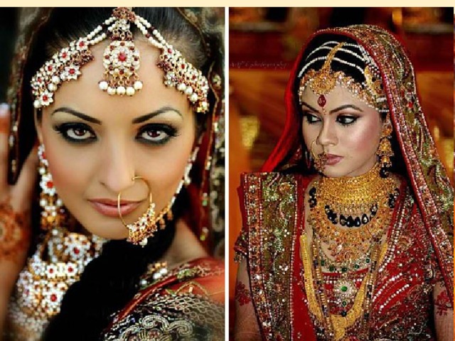 Женщины накладывали на свое лицо макияж, золотили губы и красили свои зубы в коричневый цвет, с черными как смоль ресницами и бровями и выкрашенными в красный цвет ногтями. Три вещи у женщины должны быть глубокими: голос, понимание и пупок; шесть - точно очерченными (изогнутыми): нос, глаза, уши, ногти, груди, основание шеи; пять - красными: ладони, пятки, уголки глаз, ногти и язык. Древняя индия 