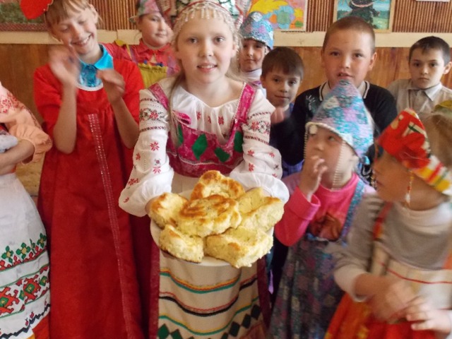 - Отведайте гости дорогие… Фрагмент праздника «Рождество Христово» 1/13/18   