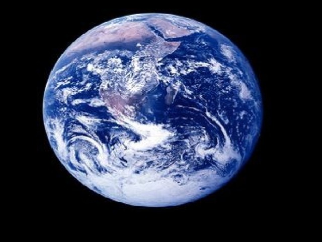 Планета Земля - очень красивая.  